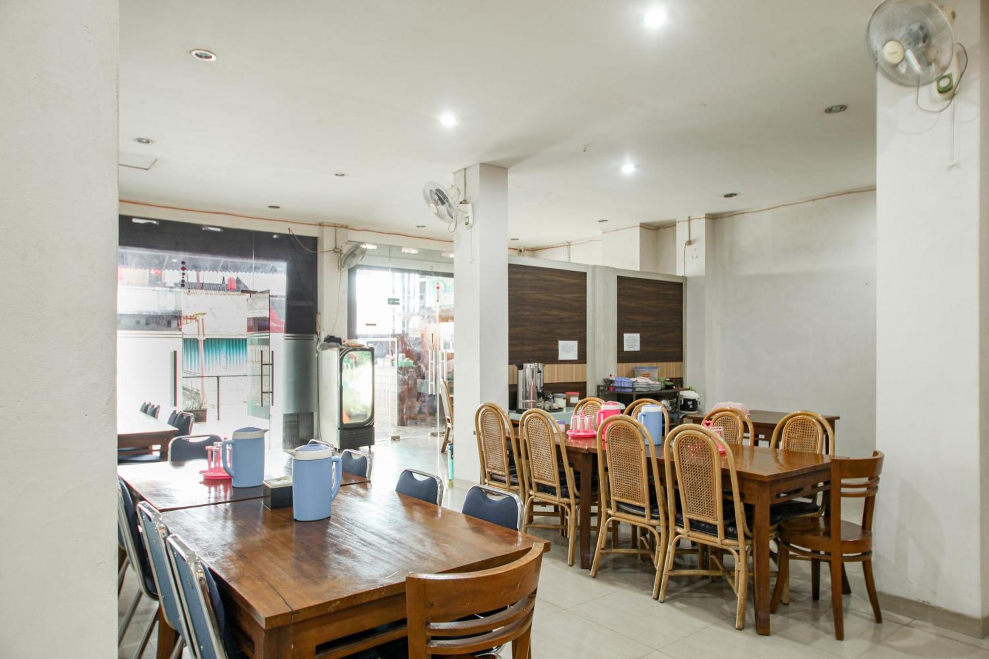 Capital O 93589 Hotel Wongso Syariah Pangkal Pinang Exterior foto